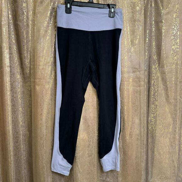 Free People Movement Sail Away Lilac Black Soft Stretchy Leggings Small NWOT - Picture 1 of 10